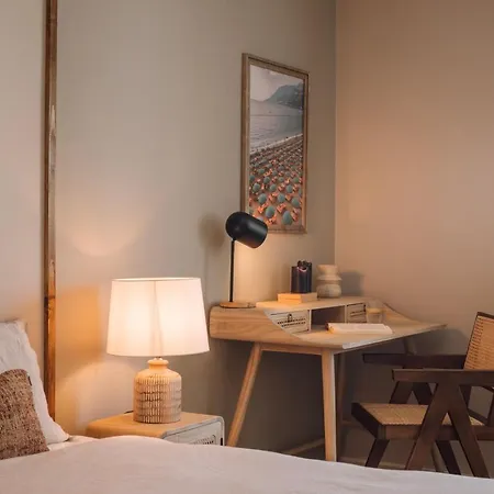 Azzurra - 2 Bedrooms And Parking In Avenidas Novas Apartment *