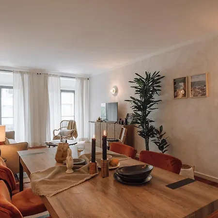 Azzurra - 2 Bedrooms And Parking In Avenidas Novas Lisbon