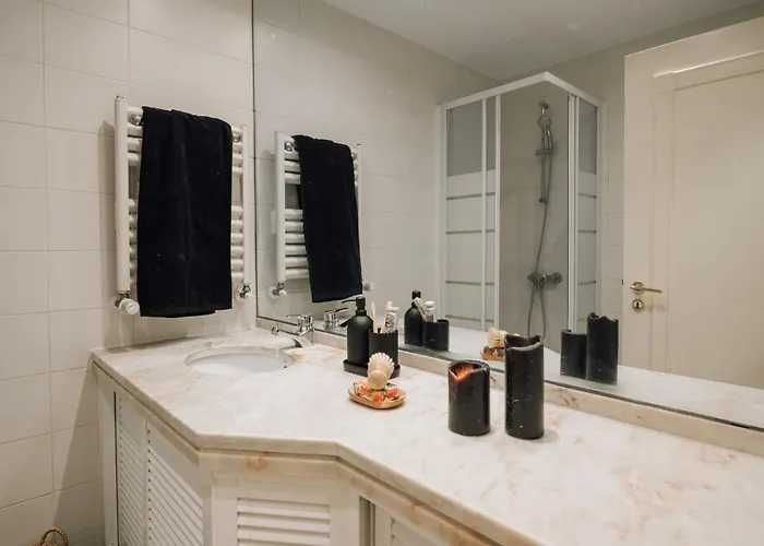 Azzurra - 2 Bedrooms And Parking In Avenidas Novas アパート リスボン