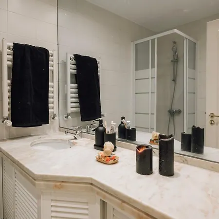 Azzurra - 2 Bedrooms And Parking In Avenidas Novas Apartamento Lisboa
